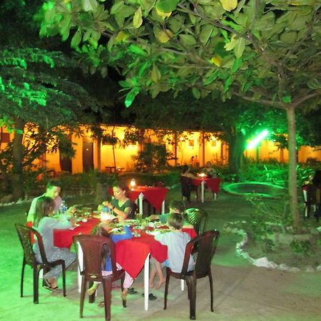 Shahira Hotel Nilaveli Exteriér fotografie