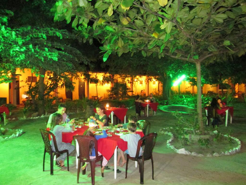 Shahira Hotel Nilaveli Exteriér fotografie