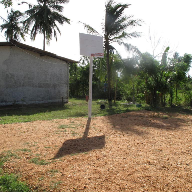 Shahira Hotel Nilaveli Exteriér fotografie