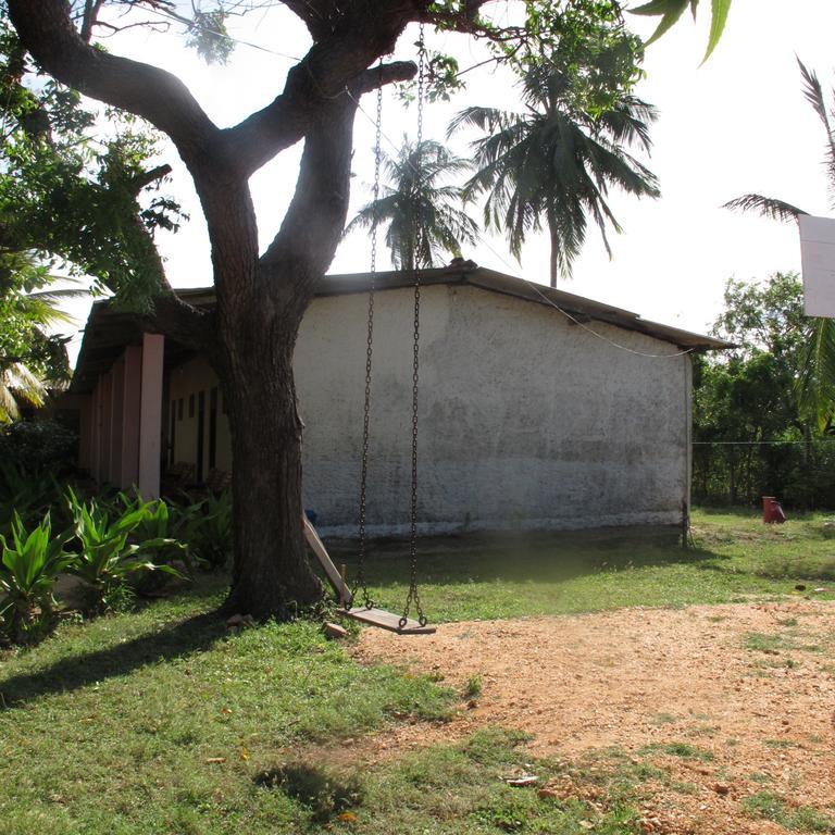 Shahira Hotel Nilaveli Exteriér fotografie