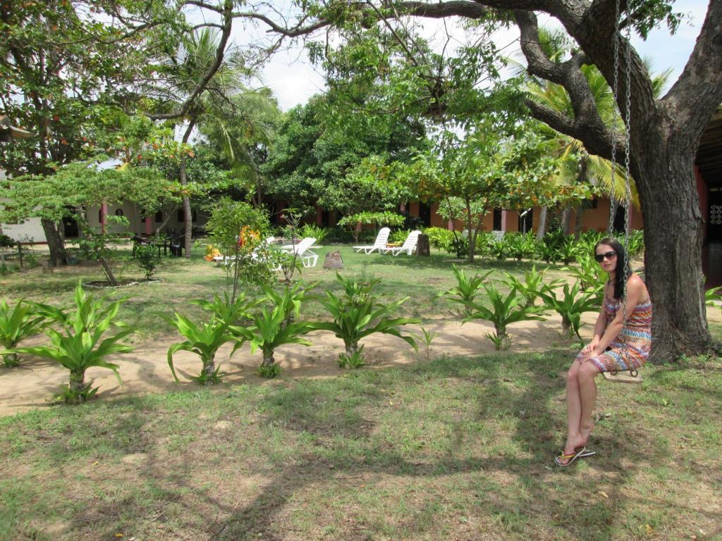 Shahira Hotel Nilaveli Exteriér fotografie